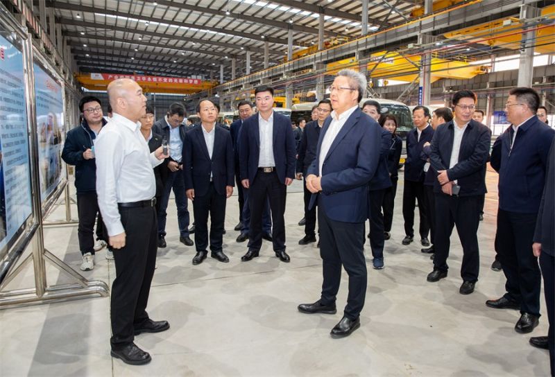 南通市委書記吳新明、市長張彤一行蒞臨江蘇衛(wèi)華海洋重工觀摩調(diào)研